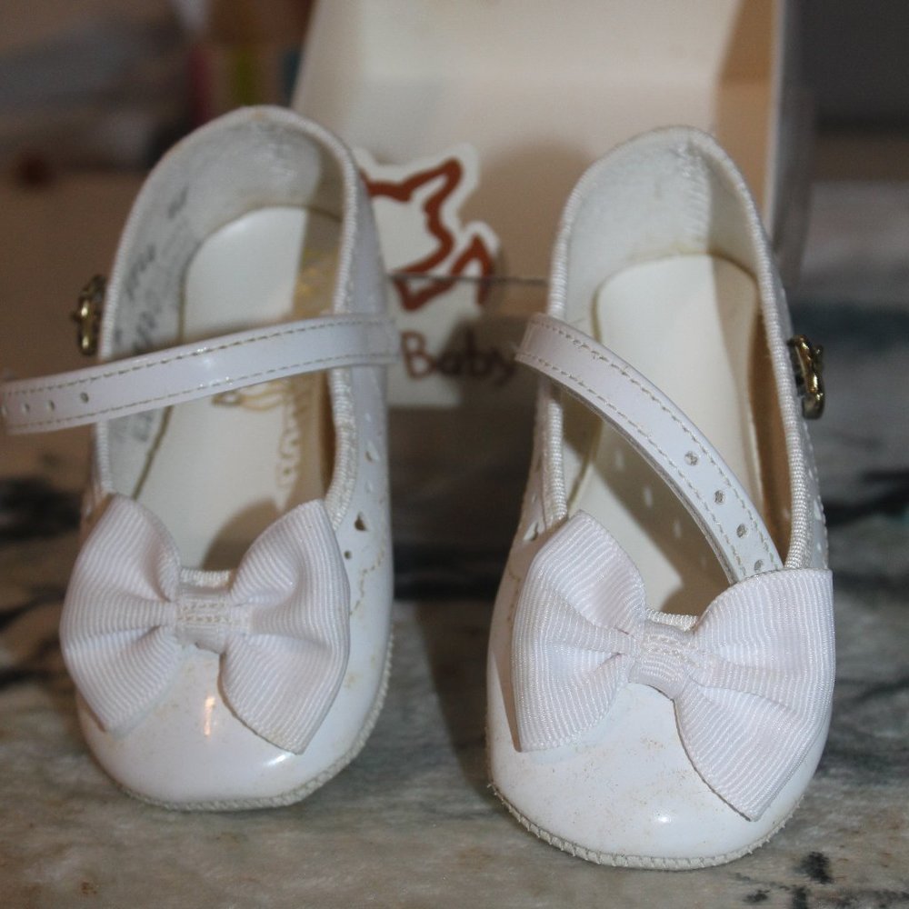 Nwt: Brand New, Baby Deer White Baby Shoes